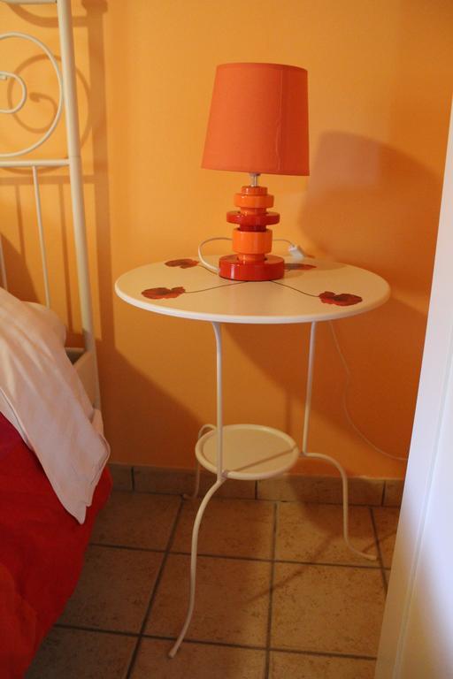 Bed and Breakfast Ferme De La Corbette Cluny Zimmer foto