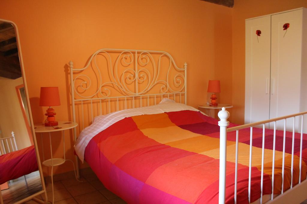 Bed and Breakfast Ferme De La Corbette Cluny Zimmer foto