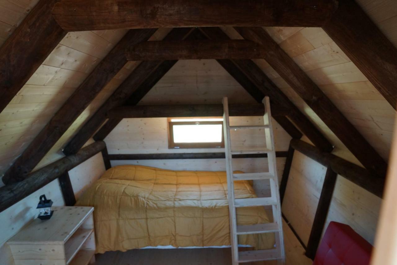 Bed and Breakfast Ferme De La Corbette Cluny Exterior foto